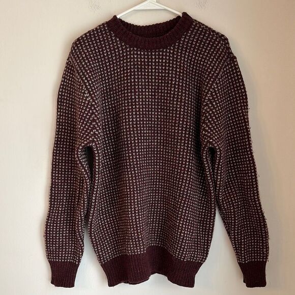 L.L. Bean Signature Men's 100% wool pullover Burgundy knit Sweater medium EUC! - Picture 1 of 9